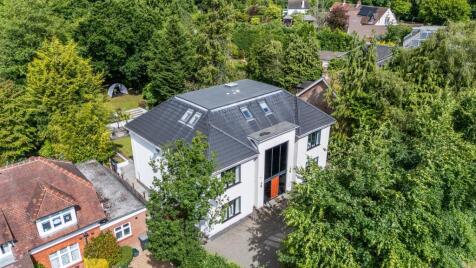 Egham, Bakeham Lane, TW20