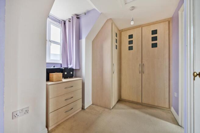 Dressing Area to Main Bedroom