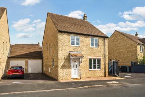 Carterton, Oxfordshire, OX18