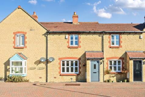 Hardingham Close, Carterton, OX18