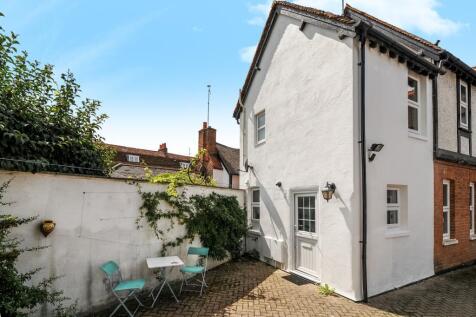 Old Dairy Court, Wargrave, RG10