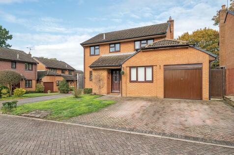 Lightwater, Surrey, GU18