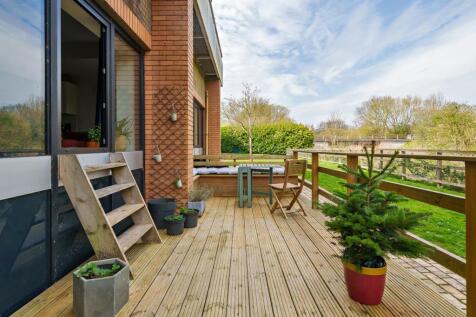 Newbury, Berkshire, RG14