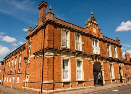 Newbury, Berkshire, RG14