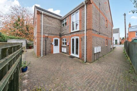 Newbury, Berkshire, RG14