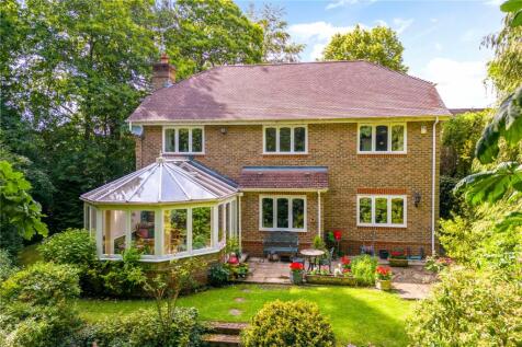 Connaught Road, FLEET, GU51