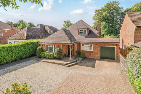 Courtmoor Avenue, Fleet, GU52