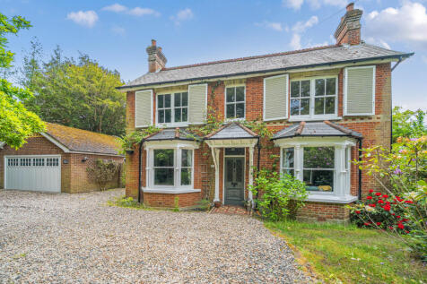 Gally Hill Road, Fleet, GU52