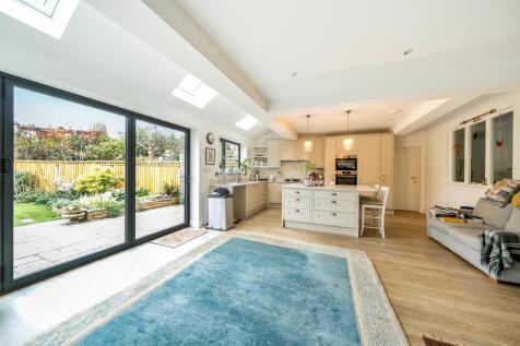 Park Road, Hampton, TW12