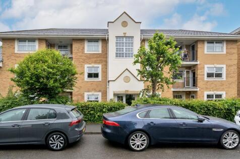 Sunbury-on-Thames, Surrey, TW16