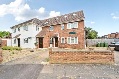 Sunbury-on-Thames, Surrey, TW16