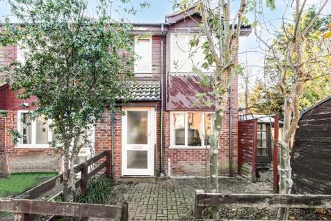 Camilla Close, Sunbury-On-Thames, TW16