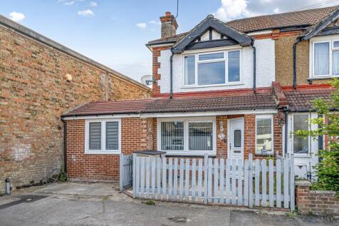 Sunbury-on-Thames, Surrey, TW16