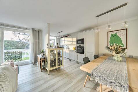 Kingston Upon Thames, Surrey, KT2