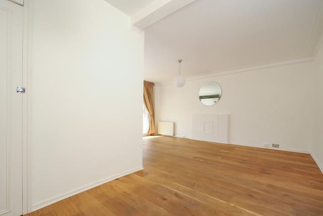 Bedroom/Reception