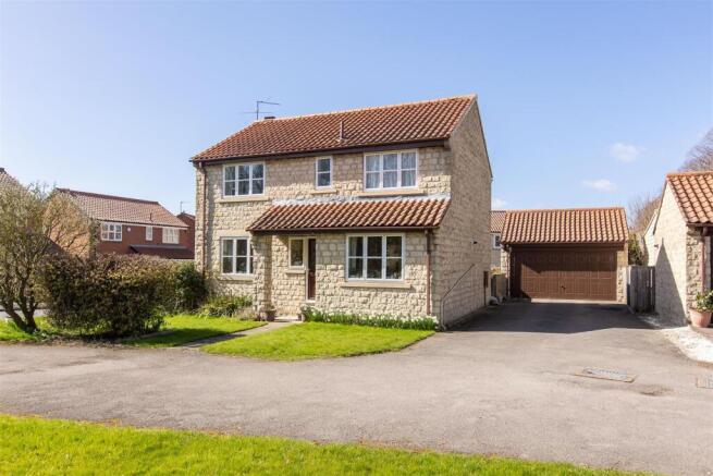 Acres Close 4 External-1.jpg