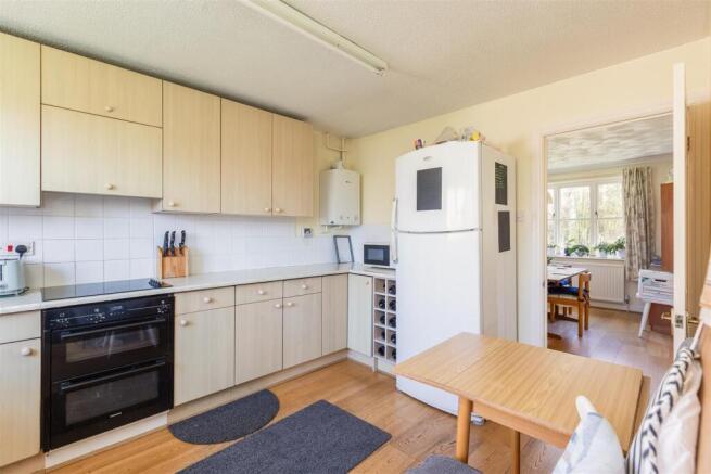 Acres Close 4 Kitchen-1.jpg