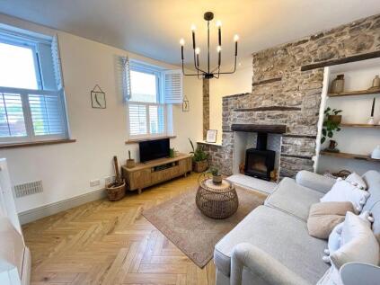 10 Cowbridge Road, Brynsadler, Pontyclun CF72 9BT