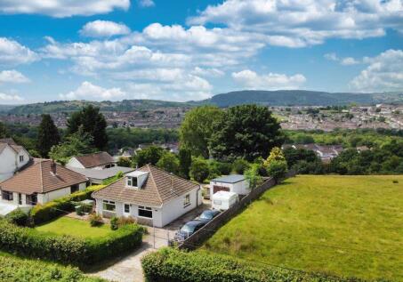 Dunedin, Croescade Lane, Llantwit Fardre, Pontypridd CF38 2PN