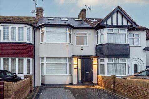 New Park Avenue, Palmers Green, London, N13