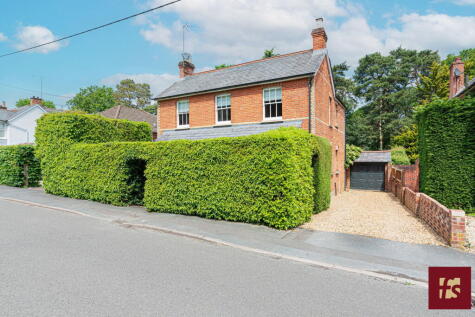 Longdown Road, Sandhurst, Berkshire, GU47 8QG