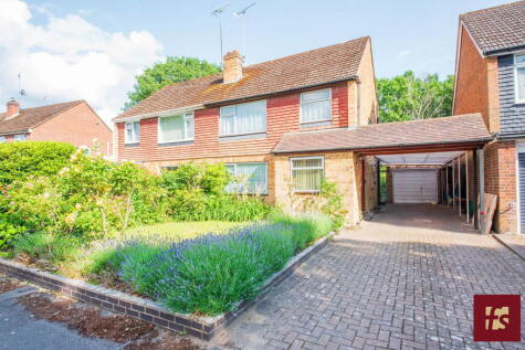 Hinton Drive, Crowthorne, Berkshire, RG45 6JY