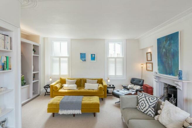 Hawley House, 4 South Ford Road, Dartmouth: Living Room