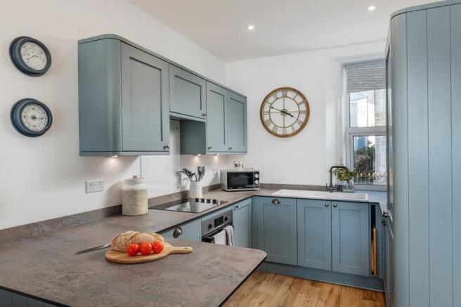 2A River View Kingswear, Kitchen