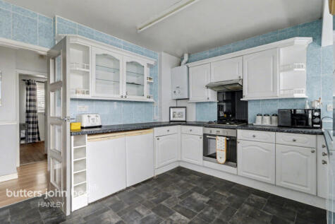 Courtway Drive, Sneyd Green, Stoke-On-Trent ST1 6DU