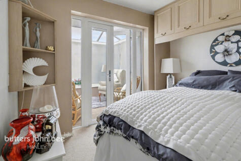 Courtway Drive, Sneyd Green, Stoke-On-Trent ST1 6DU