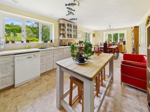 kitchen/dining room