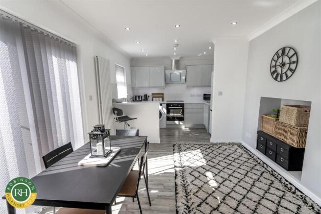 kitchen/dining room