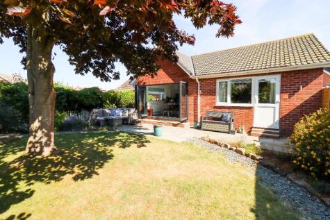 Lodge Gardens, Gristhorpe YO14 9PW