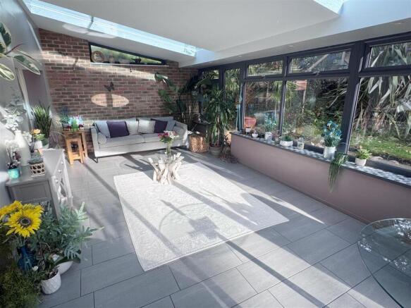 Garden Room 2.JPG