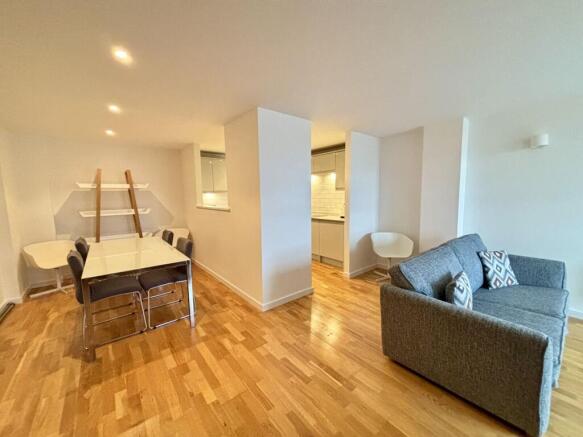 Kitchen / Dining Area