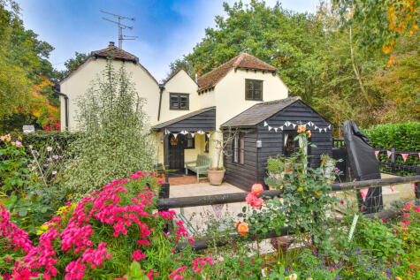 Stebbing Road, Felsted