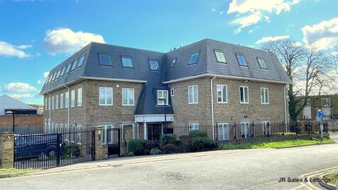 Bridge House, Station Road, Cuffley