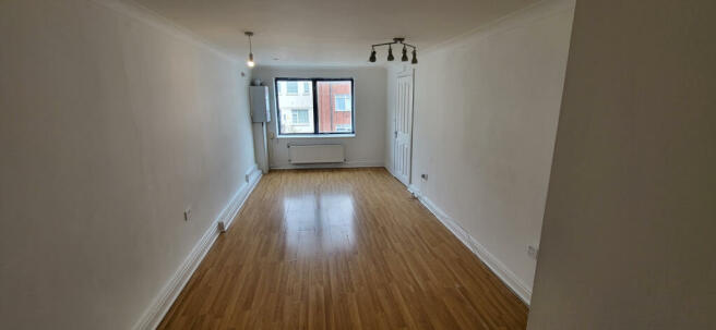 1 Bedroom Flat for Sale in Town Centre