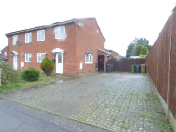 1 bedroom cluster house for sale