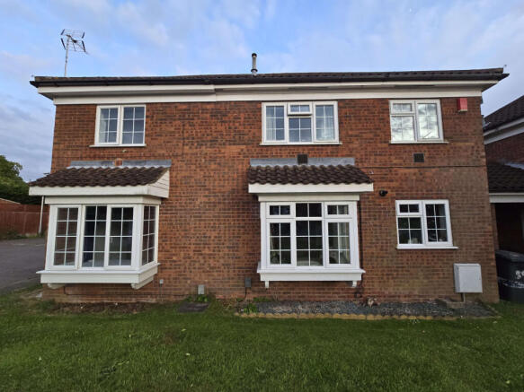 Modern One Bed Cluster House in LU3 - Great for F