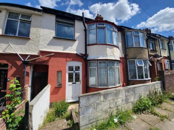 3 bed terraced house to rent Harcourt Street, Lut