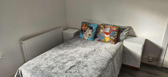 Double en-suite available NOW to rent £725 pcm