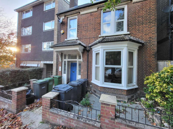 1 bed flat to rent Crescent Rise, Luton LU2