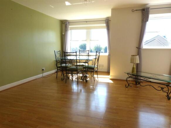 L_dining room 2.JPG