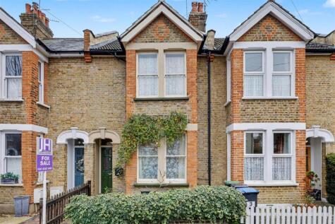 Holtwhite Avenue, Enfield