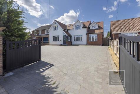 Fakenham Road, Taverham