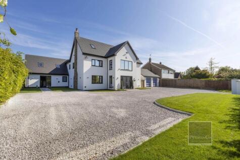 Garden Road, Blofield