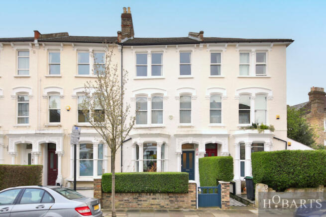 5-Bed Terraced House on Connaught Road