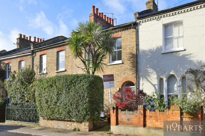 2 bedroom period house with garden