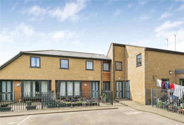 3 bedroom Semi Detached for rent